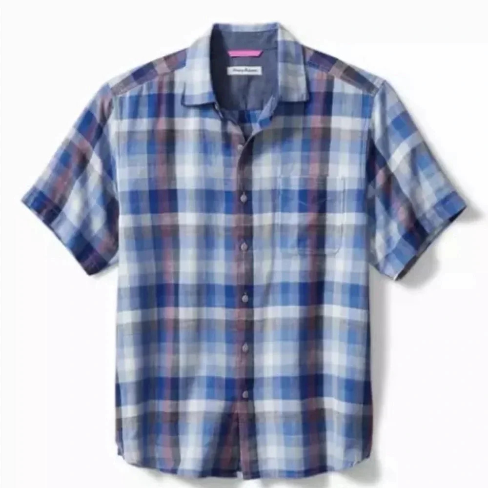 Excellent condition Tommy Bahama men’s Cala Beach Plaid Camp shirt. Cotton. M.